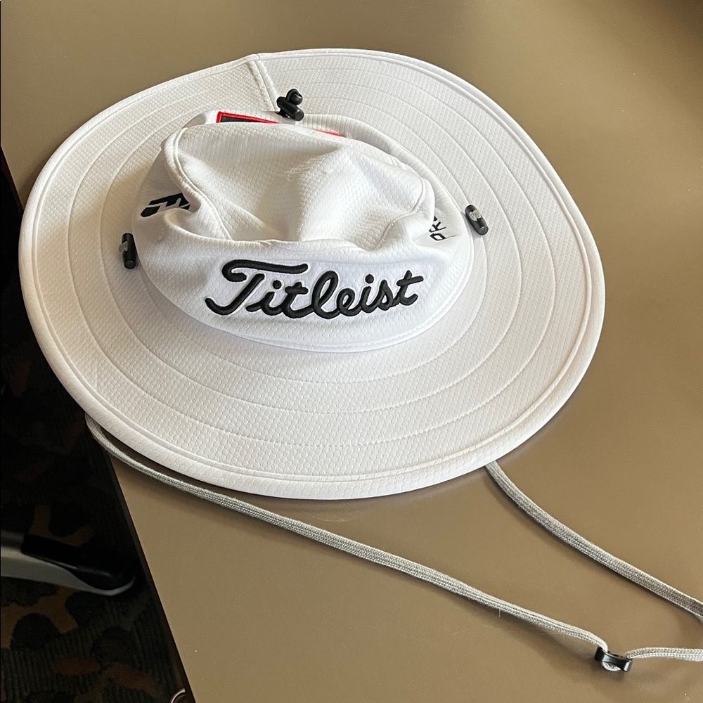 Titleist White Aussie Wide-Brim Sun Hat with Chin Cord
